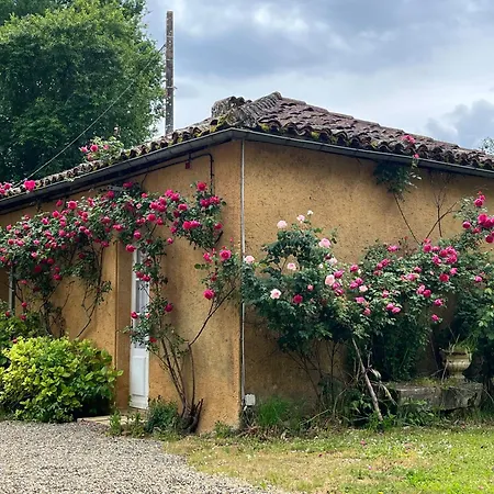 בית נופש Charmante Petite Maison Avec Piscine