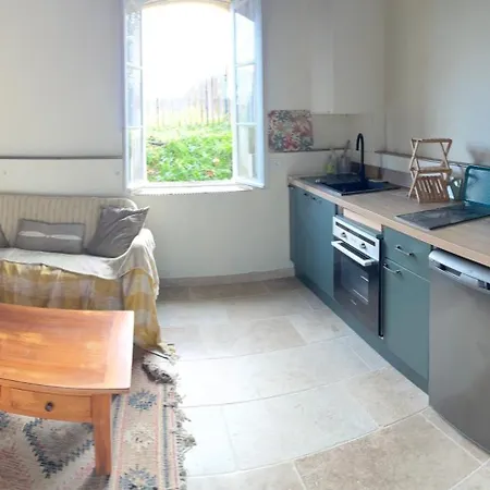 Charmante Petite Maison Avec Piscine *
